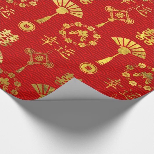 Gold op Red Lucky Chinese Symbols Pattern Cadeaupapier (Hoek)