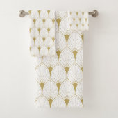 Gold op White Art Deco Geometric Pattern Bad Handdoek (Insitu)