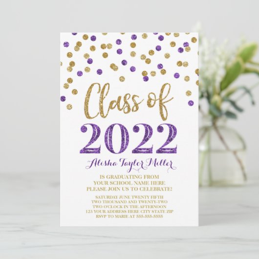 Gold Paarse Glitter Confetti Graduation Party 2022 Kaart (Staand voorkant)