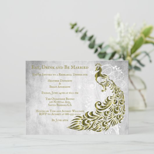 Gold Peacock Leaf Vine Rehearsal Dinner Invite Kaart (Staand voorkant)