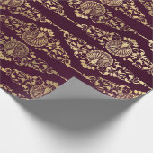 Gold Peacocks en Filigree op Bourgogne Cadeaupapier (Hoek)