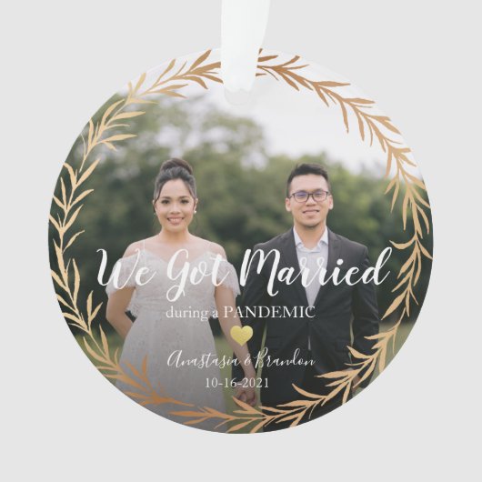 Gold Photo gehuwd tijdens pandemische kerstmis Ornament (voorkant)