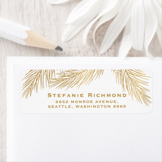 Gold Pinecones en Pine Needles Holiday Label (Insitu)