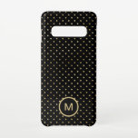 Gold Polka Dots Patroon Monogram Initiaal Zwart Samsung Galaxy S10 Hoesje<br><div class="desc">Een tijdloos patroon van gouden stippen op een klassieke zwarte achtergrond met monogram initiaal. Personaliseer uw initiaal eenvoudig en u kunt ook de achtergrond- en lettertypekleur wijzigen als u dat wenst via de optie Aanpassen.</div>