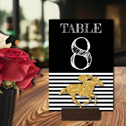 Gold Race Paard op Black & White Stripes Verjaarda Kaart