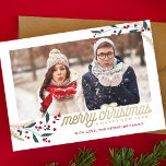 Gold Red Berries Foto Lijst | Vrolijk kerstfeest Feestdagenkaart<br><div class="desc">Deze griezelige en feestelijke kerstkaart is voorzien van een foto-lijst,  winterbessen en zegt vrolijk kerstfeest en gelukkig nieuwjaar!</div>