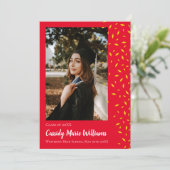Gold Red Confetti Graduation Announcement Kaart (Staand voorkant)