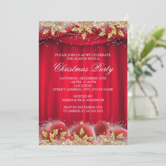 Gold Red Holly Baubles kerst uitnodiging (Staand voorkant)