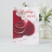 Gold Rings Roos Petals Wedding RSVP Kaartje (Staand voorkant)
