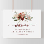 Gold Rustic Floral Engagement Party - Welkom Poster<br><div class="desc">Dit gouden plechtige pleidooi voor bloedige verloving is een goed poster voor een hedendaagse viering van het verloving. Het ontwerp is voorzien van met de hand geschilde marsala, roze, wazige, Bourgogne en goudbloemen met groene bladeren die in prachtige worsten zijn gerangschikt. Maak tot dit poster uw door de naam van...</div>