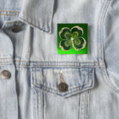 Gold Saint Patrick Shamrock Jewel met Pearls Vierkante Button 5,1 Cm (In situ)