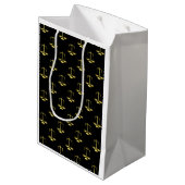 Gold Scales of Justice op Black Repeoning Pattern Medium Cadeauzakje (Achterkant Gekanteld)