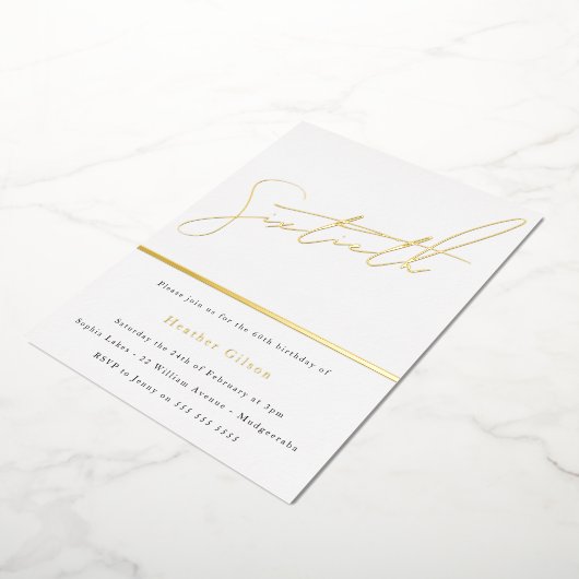 Gold Script 60th Birthday Party Golden Folie Uitnodiging (Gedraaid)