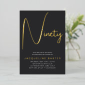 Gold Script 90th Birthday Party Folie Uitnodiging (Staand Voorkant)