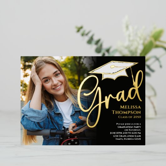Gold Script Afstuderen Photo Template Eenvoudig Folie Uitnodiging (Staand Voorkant)