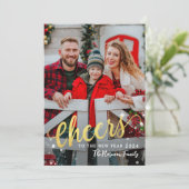 Gold Script Cheers op de foto van het nieuwe jaar  Feestdagenkaart (Staand voorkant)