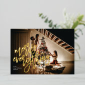 Gold Script Merry Alles Full Bleed Photo Folie Feestdagenkaart (Staand Voorkant)
