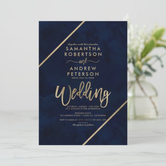 Gold script streept marvy blue waterverf bruiloft kaart (Staand voorkant)