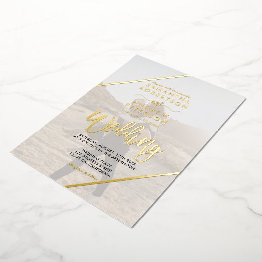 Gold script strept chic bruiloft 2 foto's folie uitnodiging (Gedraaid)