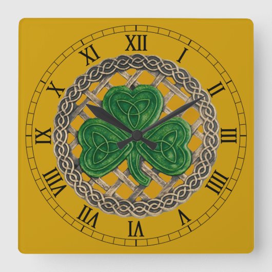 Gold Shamrock & Celtic Knots Roman Numeral Clock Vierkante Klok (Voorkant)