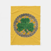 Gold shamrock on Keltic Knots Fleece Blanket (Voorkant)