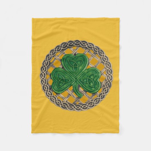 Gold shamrock on Keltic Knots Fleece Blanket (Voorkant)