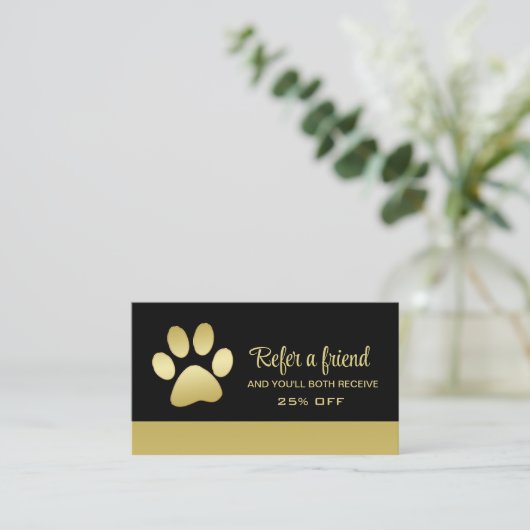 Gold Shiny Dog Paw op Black Pet Grooming Service Aanbevelingskaartje (Staand voorkant)