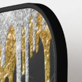 Gold Silver Glitter Drip Monogram op zwart Pickleball Paddle (Links Detail)