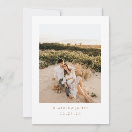 Gold Simple Elegant Weddenfoto slaat de datum op Save The Date (Achterkant)
