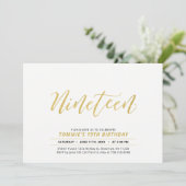 Gold Simple Modern Lettering 19e verjaardag Kaart (Staand voorkant)