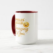 Gold “Smiles Look Amazing On You” Combo Mug Mok (Voorkant links)