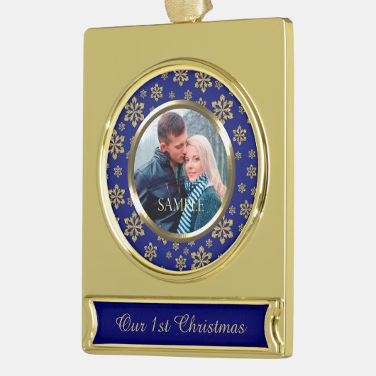 Gold Snowflake op Blauwe Eerste Kerstmis Verguld Banner Ornament (Links)