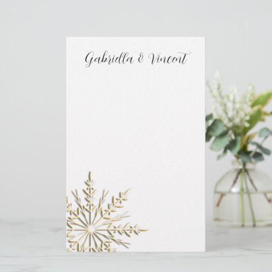 Gold Snowflake op White Winter Wedding Briefpapier (Staand voorkant)