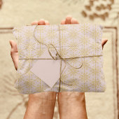 Gold Snowflake Pattern op Roze Tissuepapier