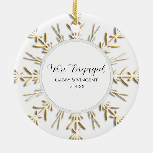 Gold Snowflake Winter Verloving Foto Keramisch Ornament (Achterkant)