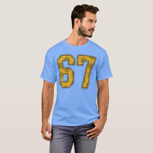 Gold Soccer Pattern Number 67 Jersey Player Unifor T-shirt (Voorkant volledig)