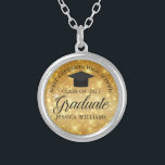 Gold Sparkle Afstuderen aangepaste grafische 2023- Zilver Vergulden Ketting<br><div class="desc">Elegant faux goudsparkle afstuderen ketting cadeau voor een middelbare school of college afstuderen met je eigen schoolnaam en klas in het midden. Personaliseer dit chic,  modern afstuderen accessoire.</div>