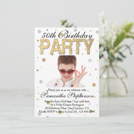 Gold Sparkle Confetti Photo 50th Birthday Party Kaart (Staand voorkant)