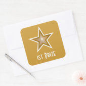 Gold Star '1st Prize' vierkant sticker geel (Envelop)
