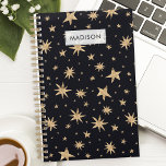 Gold Stars Black Sky Trendy Starry Planner<br><div class="desc">Blijf georganiseerd met hemelse flair met onze Gold Stars Black Sky Trendy Starry Planner. Deze stijlvolle planner heeft een chique ontwerp met gouden sterren verspreid over een zwarte hemel, perfect om uw planning, taken en doelen bij te houden. Pas het aan met jouw naam of een speciaal bericht voor een...</div>