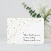Gold Stars Confetti White Wedding RSVP Kaartje (Staand voorkant)
