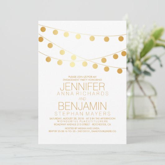 Gold String Lights Modern White Engagement Party Kaart (Staand voorkant)
