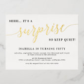 Gold Stylish Folie Script Surprise Birthday Party Folie Uitnodiging Briefkaart (Voorkant)