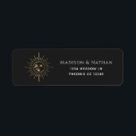 Gold Sun en Moon Tarot Wedding Label<br><div class="desc">Elegant en modern huwelijksontwerp geïnspireerd door een tarotkaart. Design is geen echte folie. U kunt dit verder aanpassen door op de "PERSONALIZE"knoop te klikken. Overeenkomende objecten in onze winkel voor een compleet partijthema. Voor meer vragen kunt u contact met ons opnemen op ThePaperieGarden@gmail.com.</div>