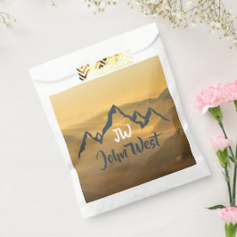 Gold sunrise personalizable mountains monogram bedankzakje