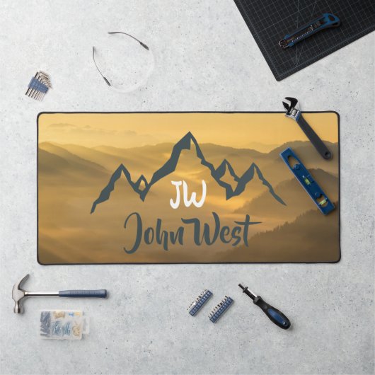 Gold sunrise personalizable mountains monogram bureaumat (Werkstation)