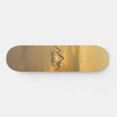 Gold sunrise personalizable mountains monogram persoonlijk skateboard (Horizontaal)