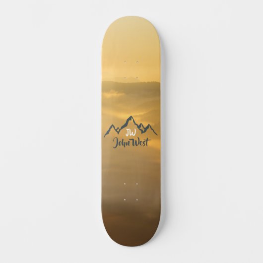 Gold sunrise personalizable mountains monogram persoonlijk skateboard (Voorkant)