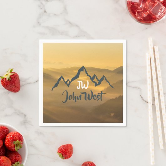 Gold sunrise personalizable mountains monogram servet (Insitu)