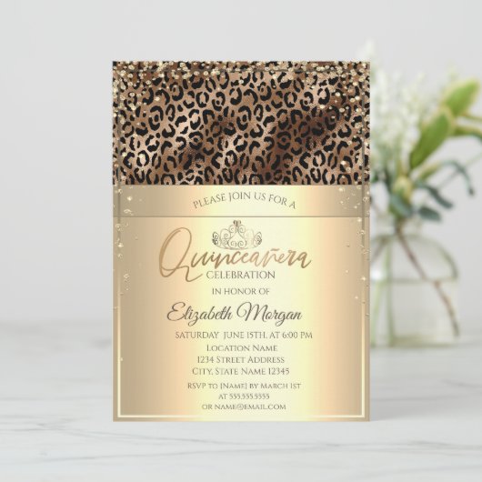 Gold Tiara, Diamonds Leopard Print Quinceañera Kaart (Staand voorkant)